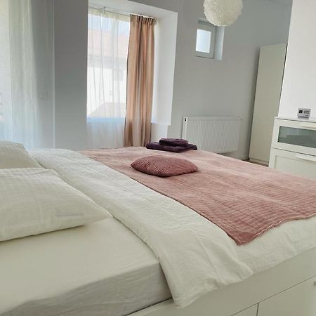 Galaxy Residence Villa Otopeni Eksteriør bilde