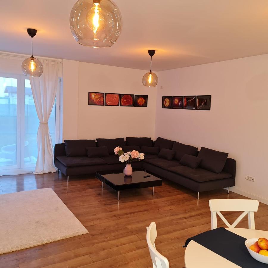 Galaxy Residence Villa Otopeni Eksteriør bilde