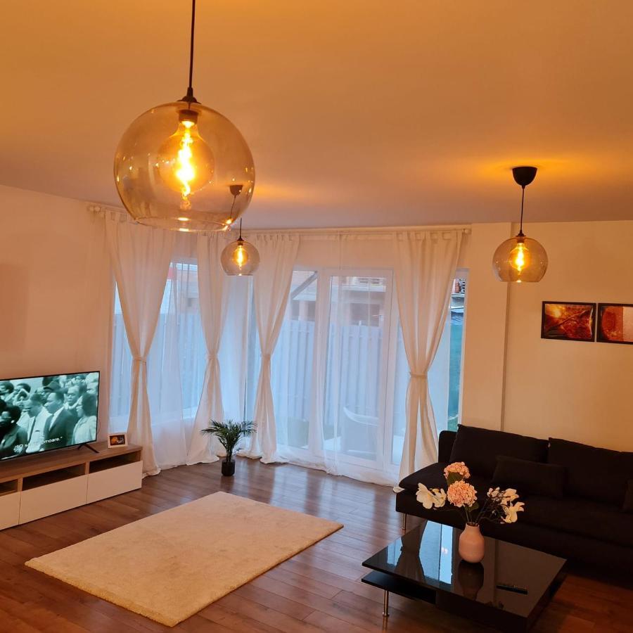 Galaxy Residence Villa Otopeni Eksteriør bilde