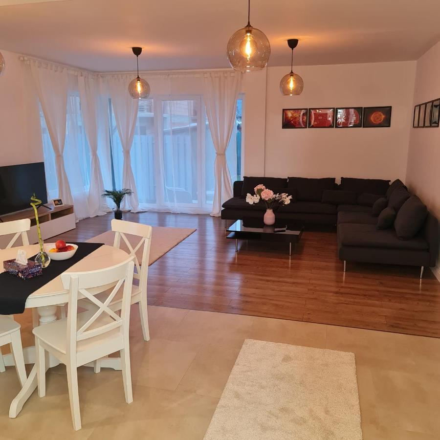 Galaxy Residence Villa Otopeni Eksteriør bilde