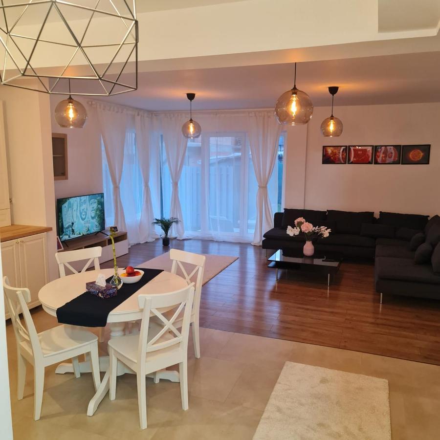Galaxy Residence Villa Otopeni Eksteriør bilde