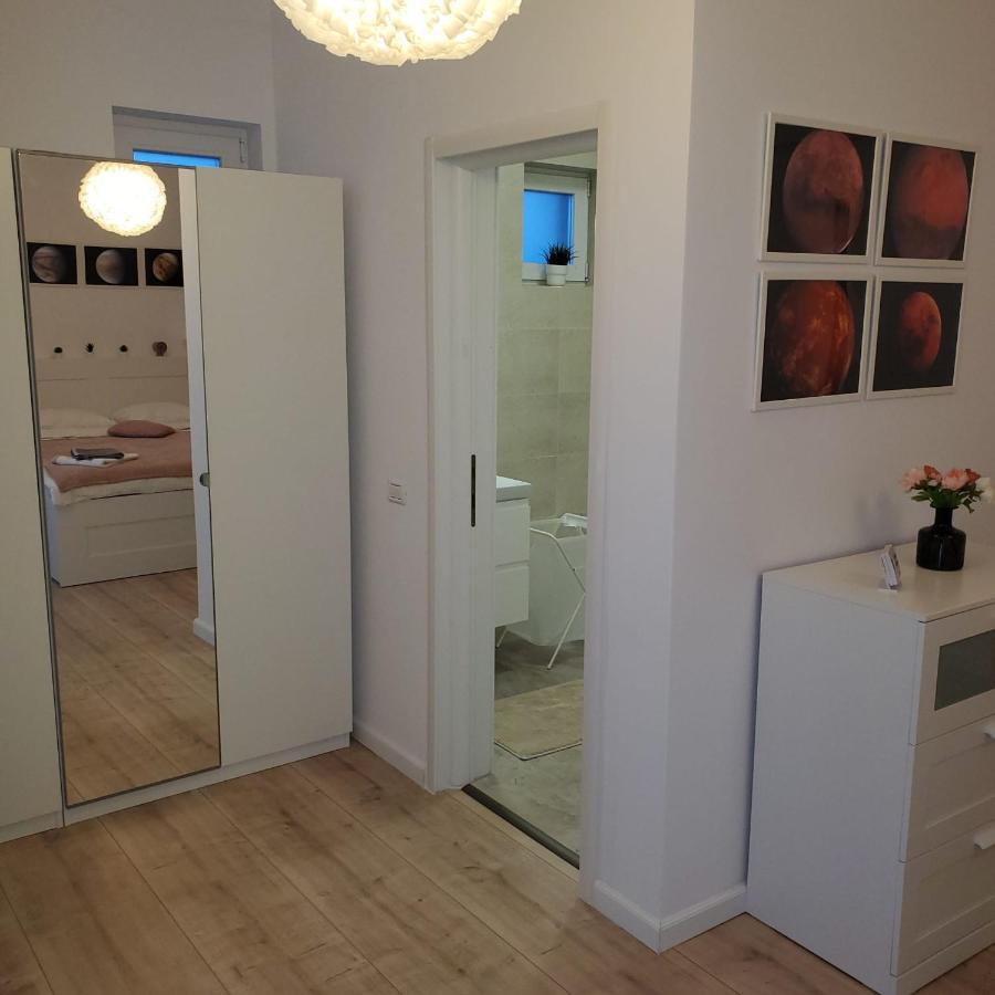 Galaxy Residence Villa Otopeni Eksteriør bilde