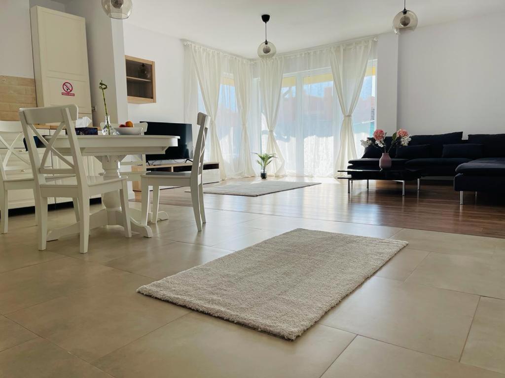 Galaxy Residence Villa Otopeni Eksteriør bilde