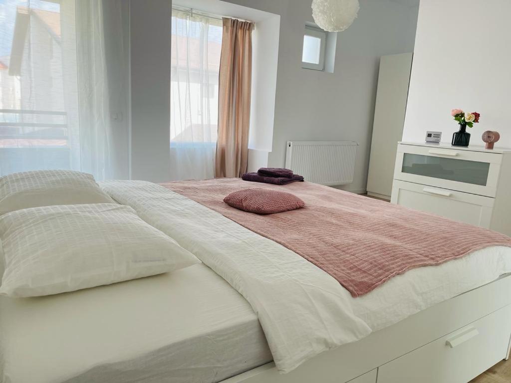 Galaxy Residence Villa Otopeni Eksteriør bilde