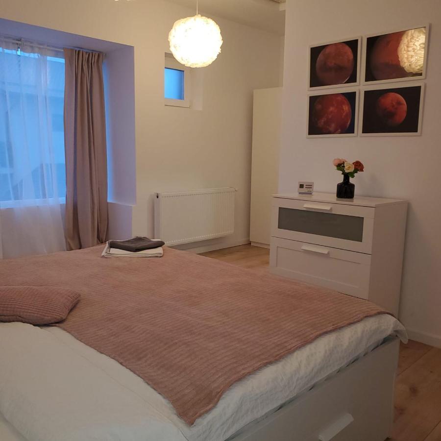 Galaxy Residence Villa Otopeni Eksteriør bilde